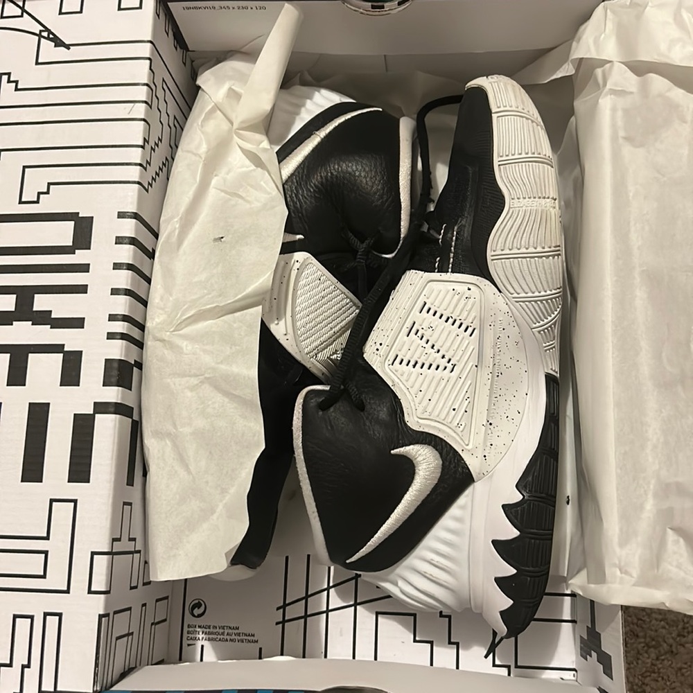 KYRIE 6 TB